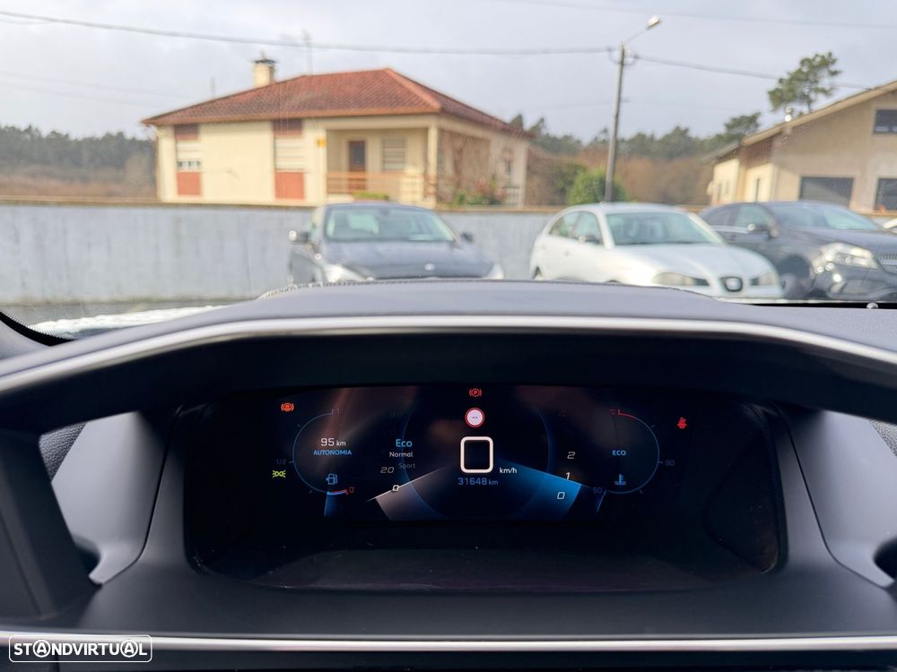 Peugeot 2008 1.2 PureTech GT Line - 24