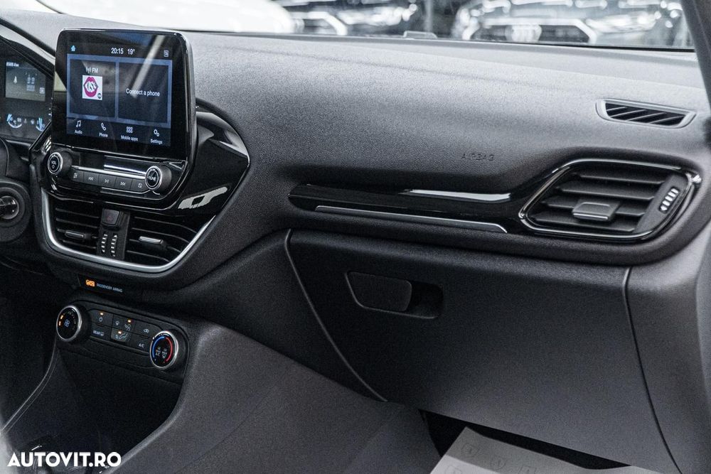 Ford Fiesta 1.1 Trend Connected - 36