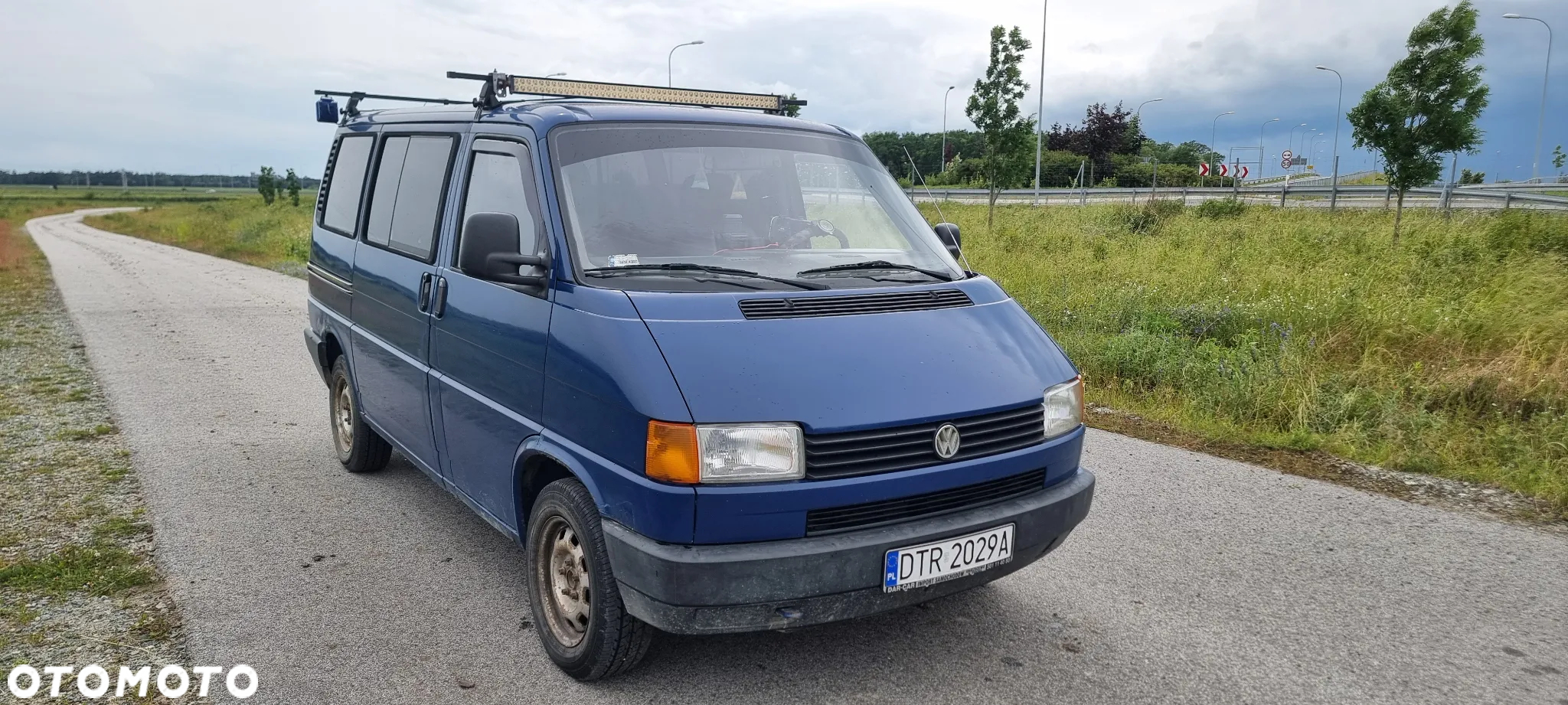 Volkswagen Caravelle - 5