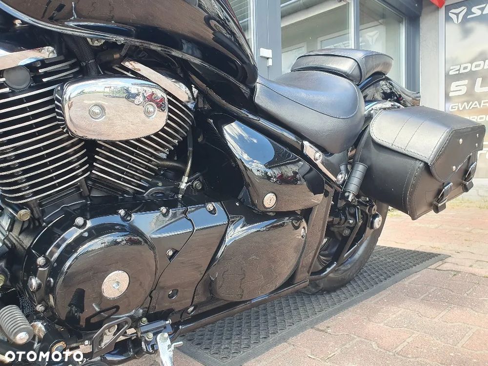 Suzuki Intruder - 8