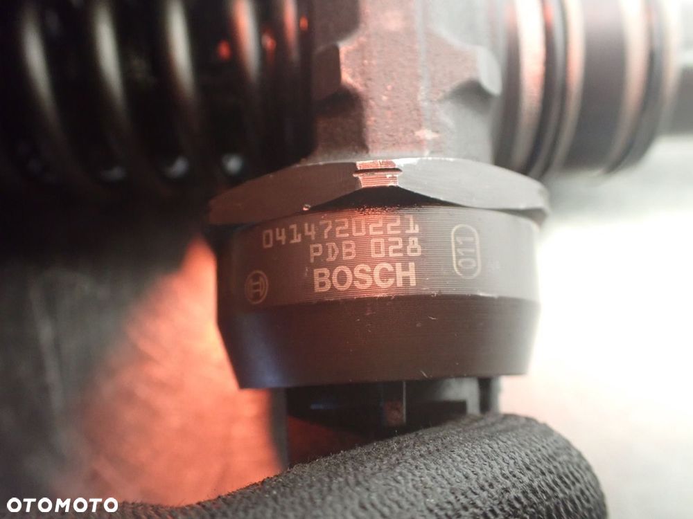 WTRYSK VOLKSWAGEN CADDY III 2.0 SDI - 12