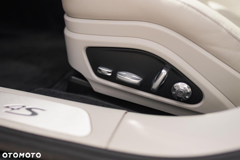 Porsche Panamera - 32