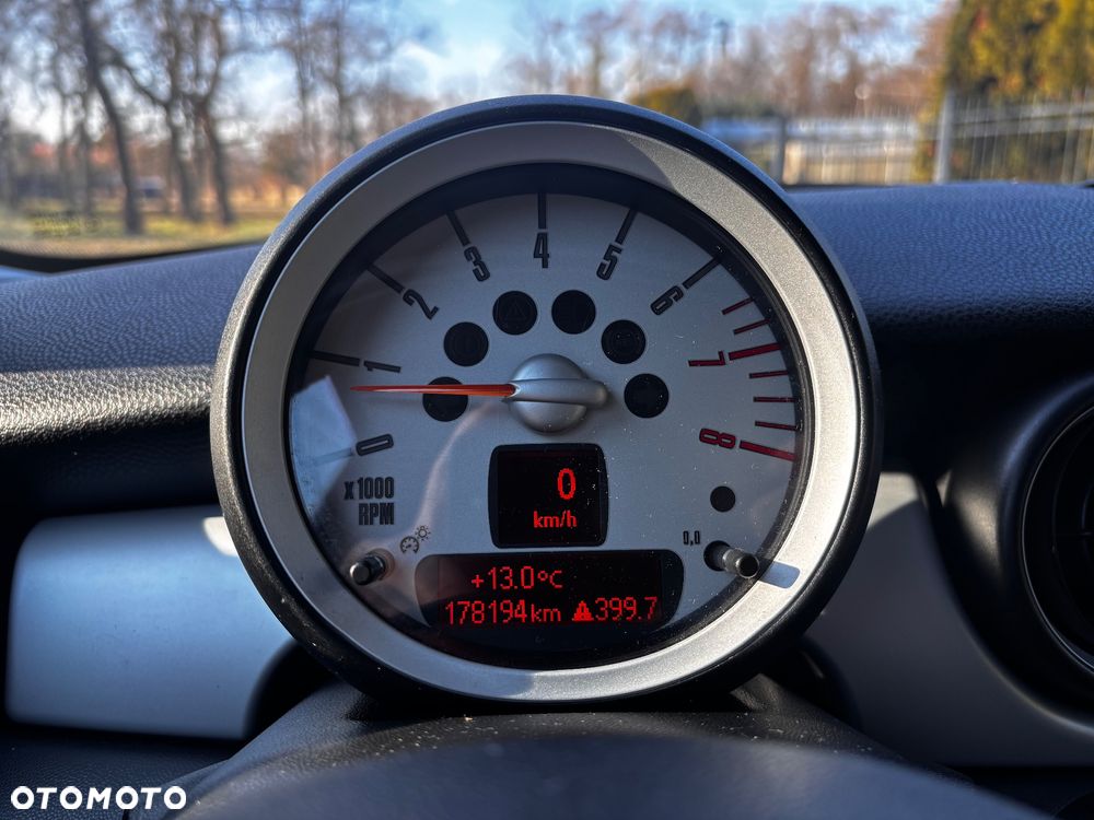 MINI Cooper Standard - 12