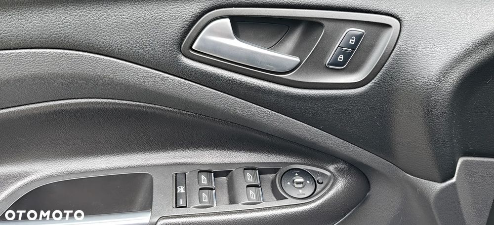 Ford Kuga 1.6 EcoBoost 2x4 Individual - 24