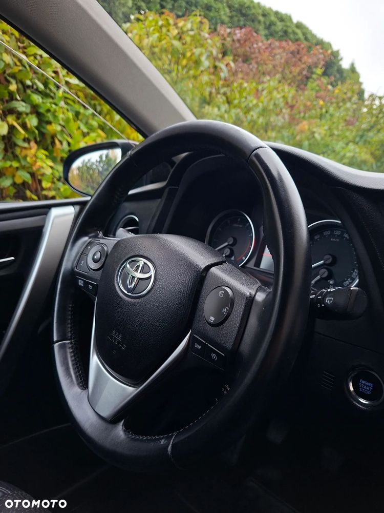 Toyota Auris 1.6 Valvematic Executive - 23