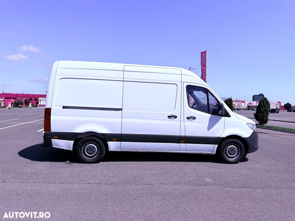 Mercedes-Benz Sprinter - 13