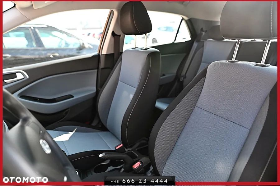 Hyundai i20 1.2 Pure - 21