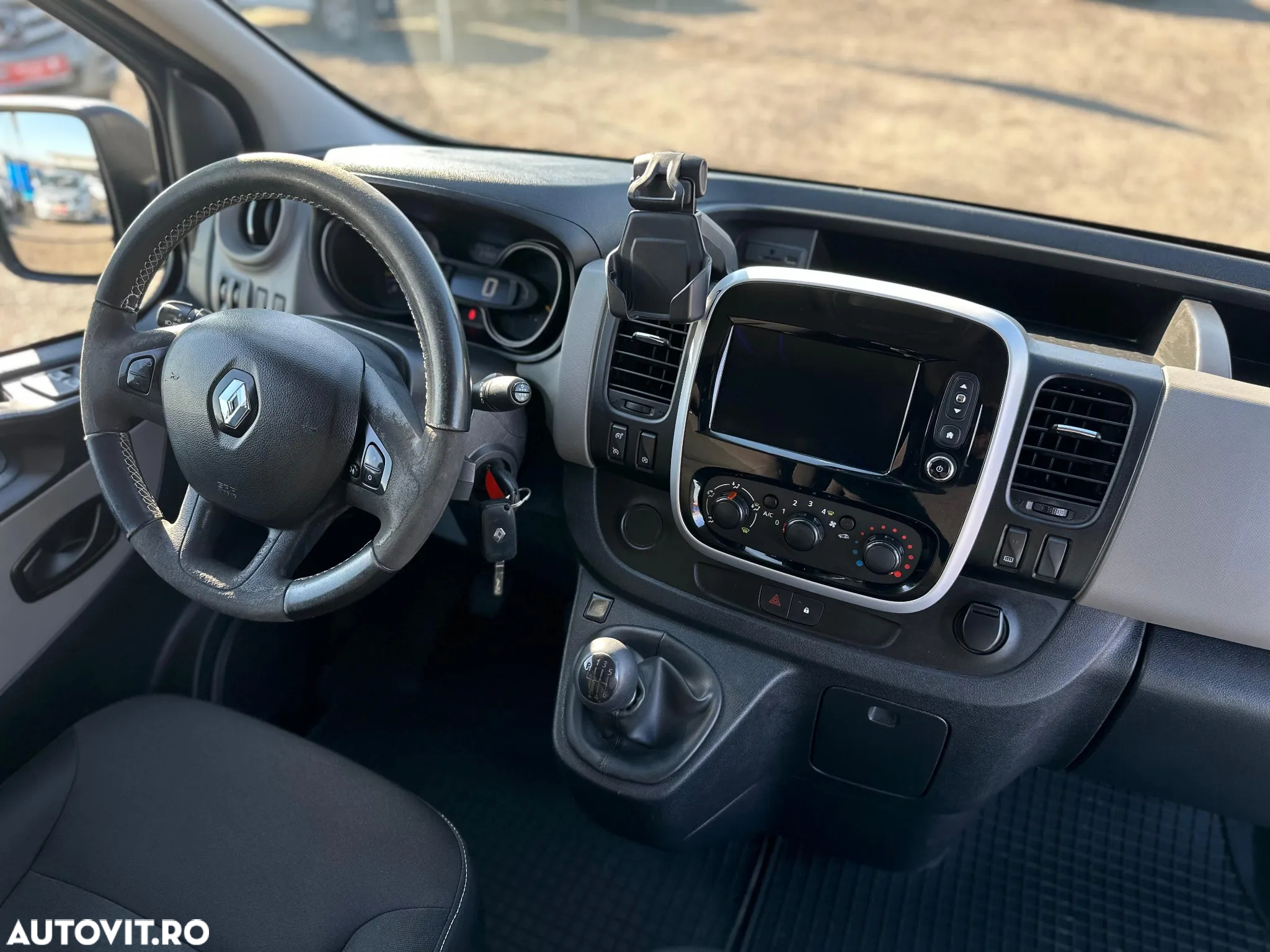 Renault Trafic - 22