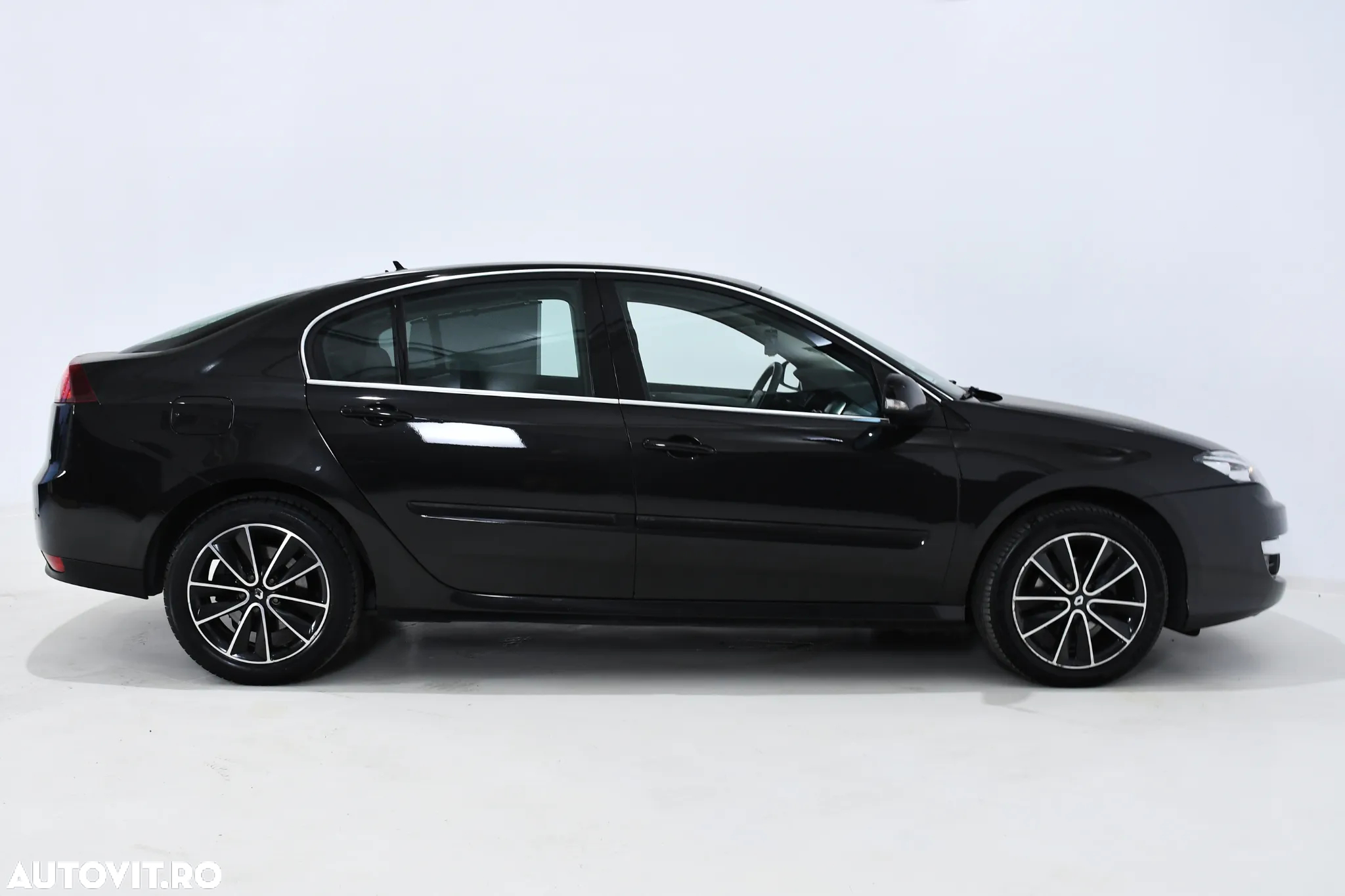 Renault Laguna dCi 110 FAP Bose Edition - 4