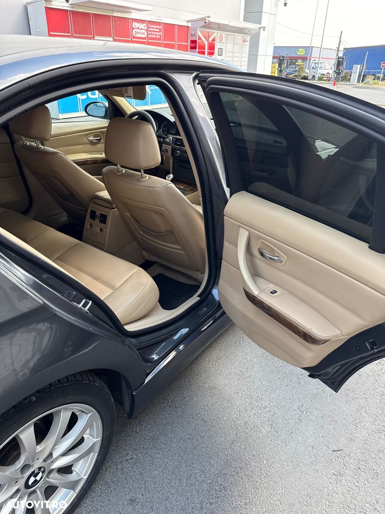 BMW Seria 3 320d - 15