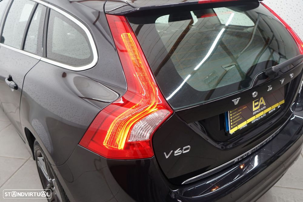 Volvo V60 2.4 D6 Summum AWD Phev - 14