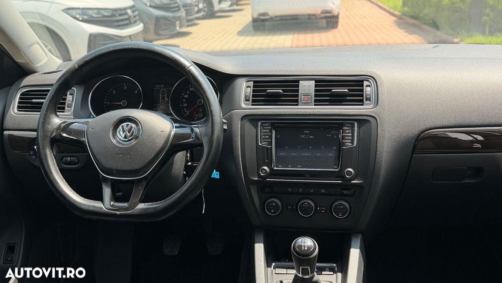 Volkswagen Jetta - 15