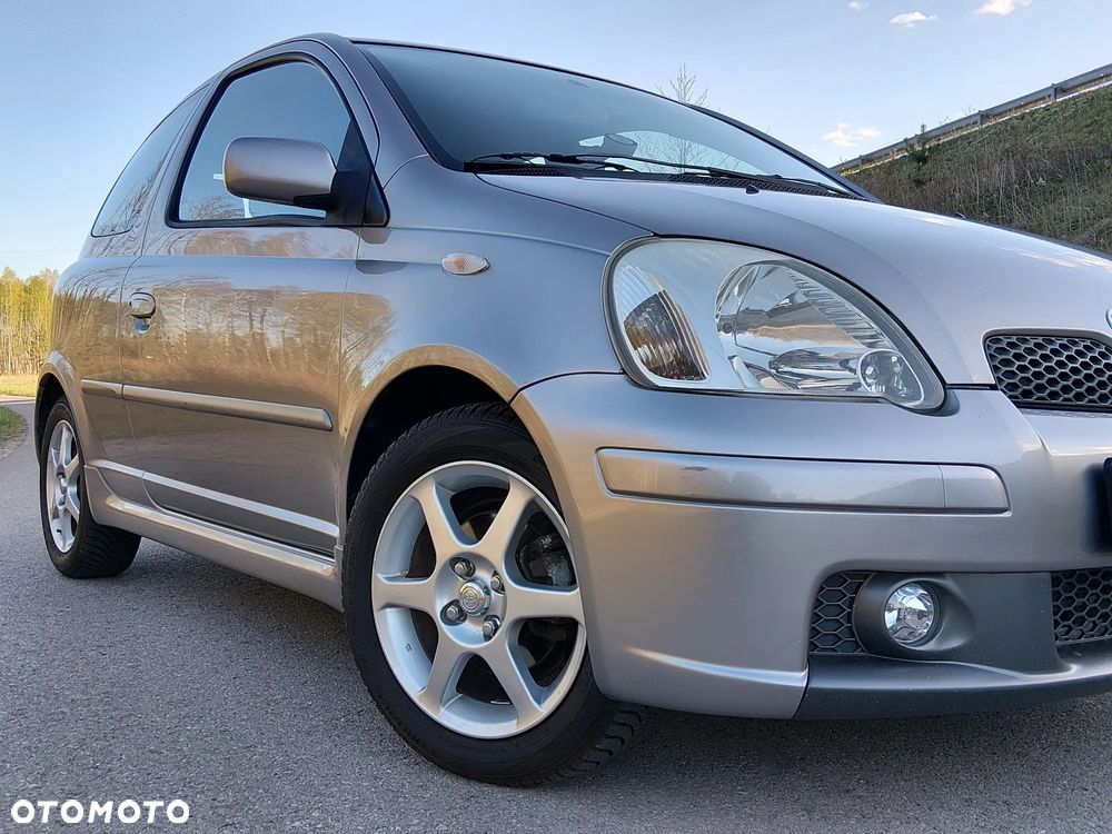 Toyota Yaris - 12