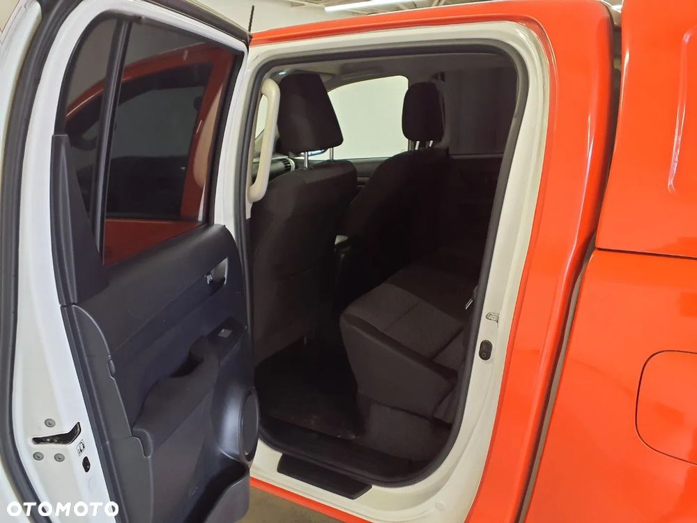 Toyota Hilux 2.4 D-4D Double Cab DLX 4x4 - 6