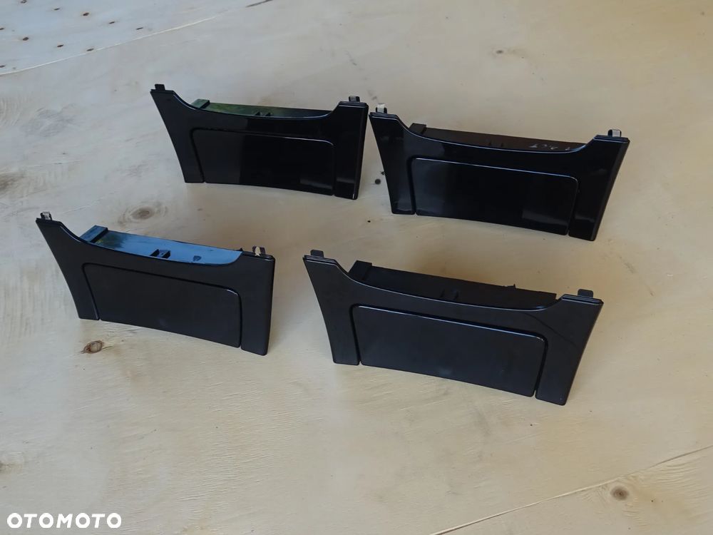 POPIELNICZKA GNIAZDO 12V PANEL DESKI CZARNY DEKOR OPEL INSIGNIA A - 1