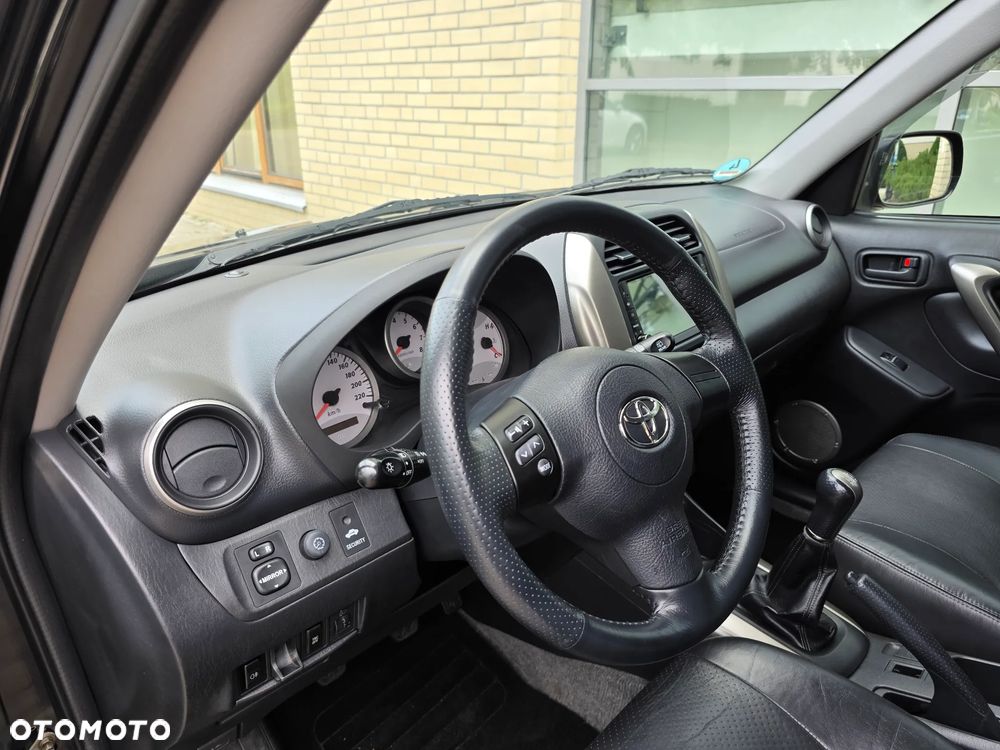Toyota RAV4 4x4 Executive - 16