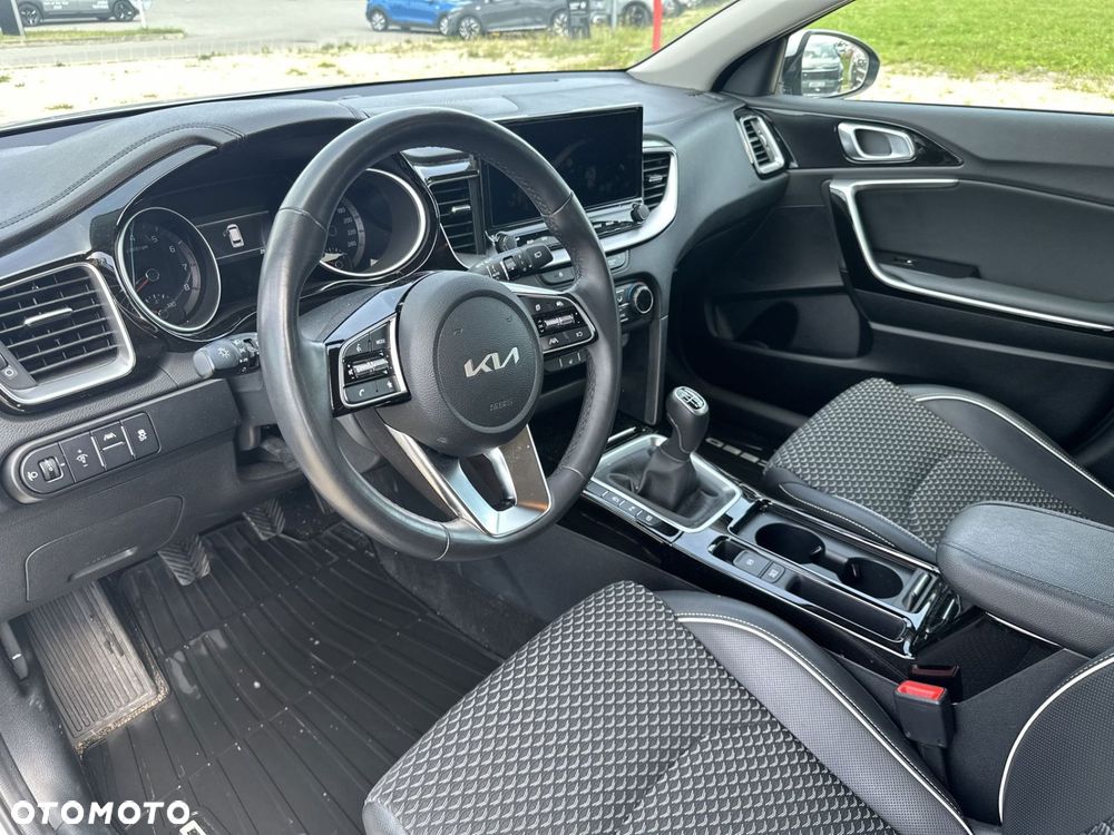 Kia Ceed - 9