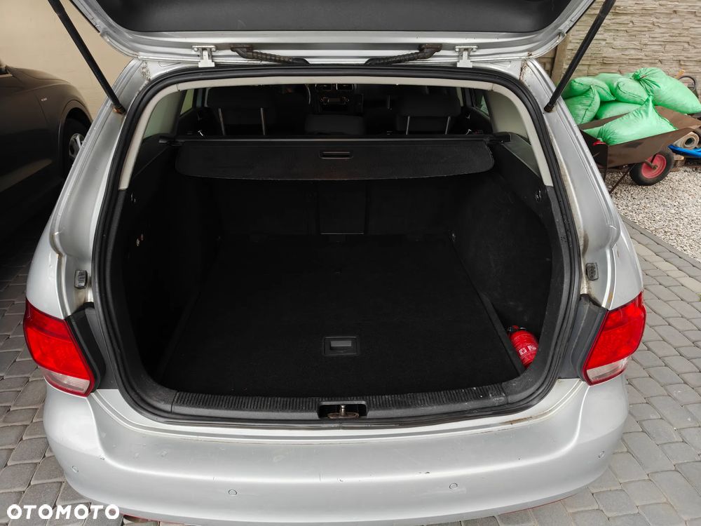 Volkswagen Golf 1.6 TDI Comfortline DSG - 16