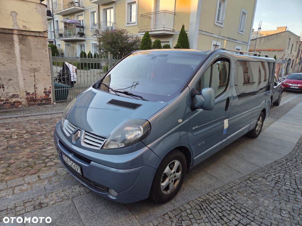 Renault Trafic 2012 photo 2