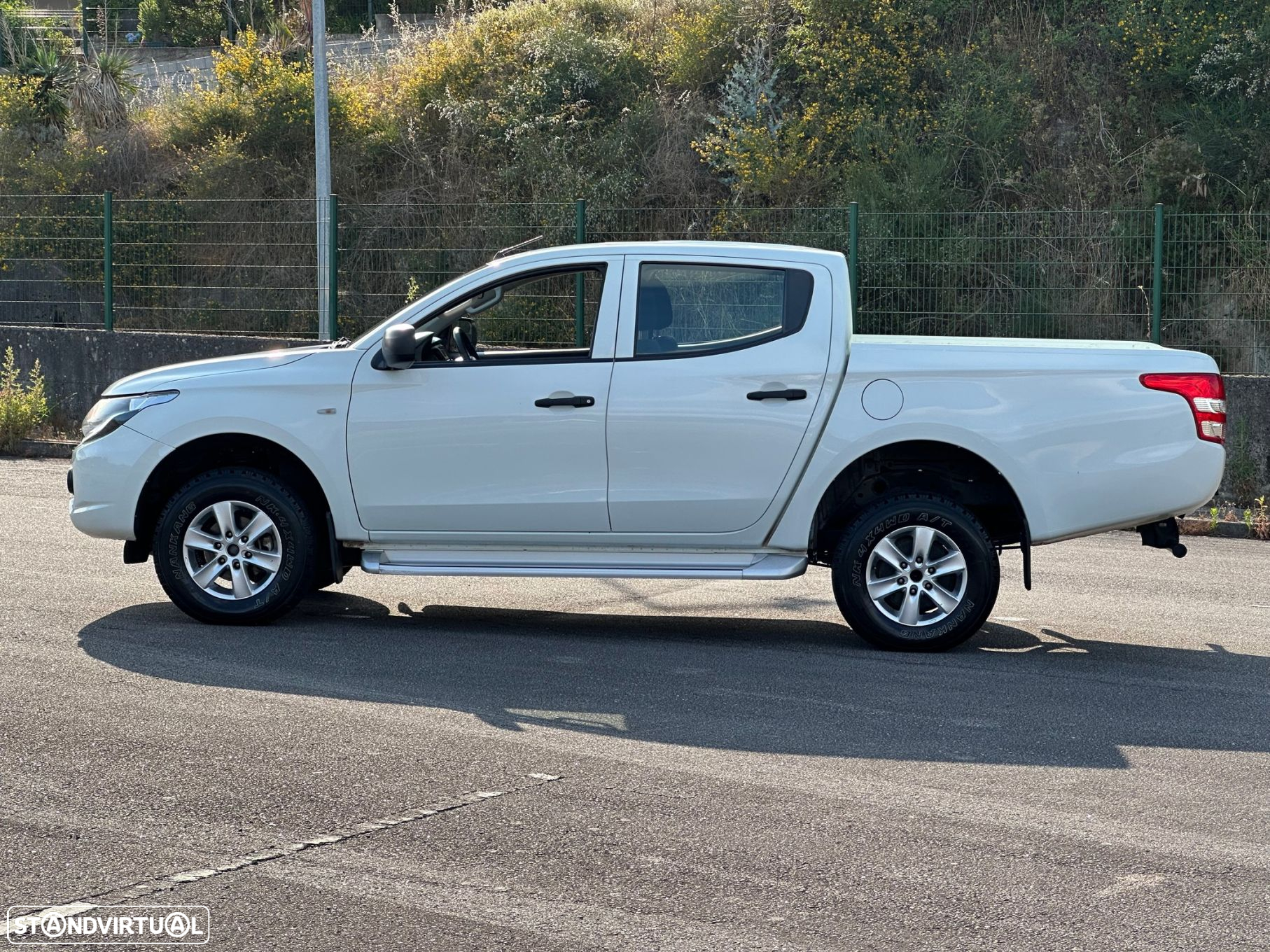 Mitsubishi L200 2.4 DI-D CD Invite 4WD - 13
