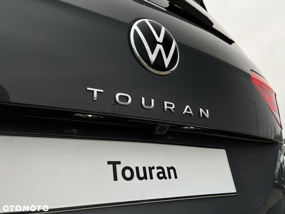 Volkswagen Touran - 12