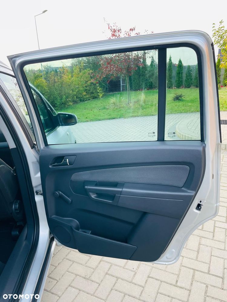 Opel Zafira - 23