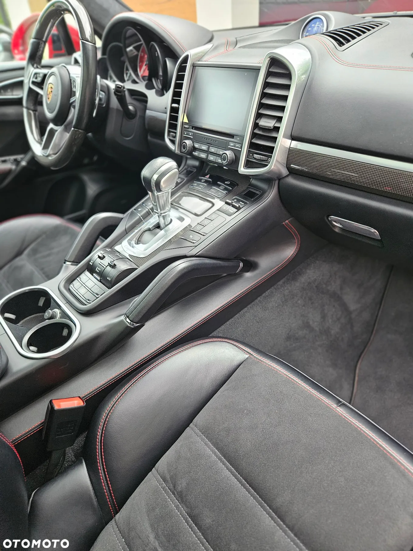 Porsche Cayenne GTS - 36