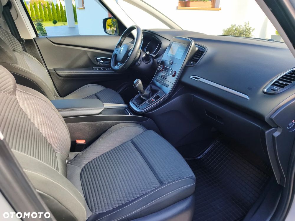 Renault Scenic - 11