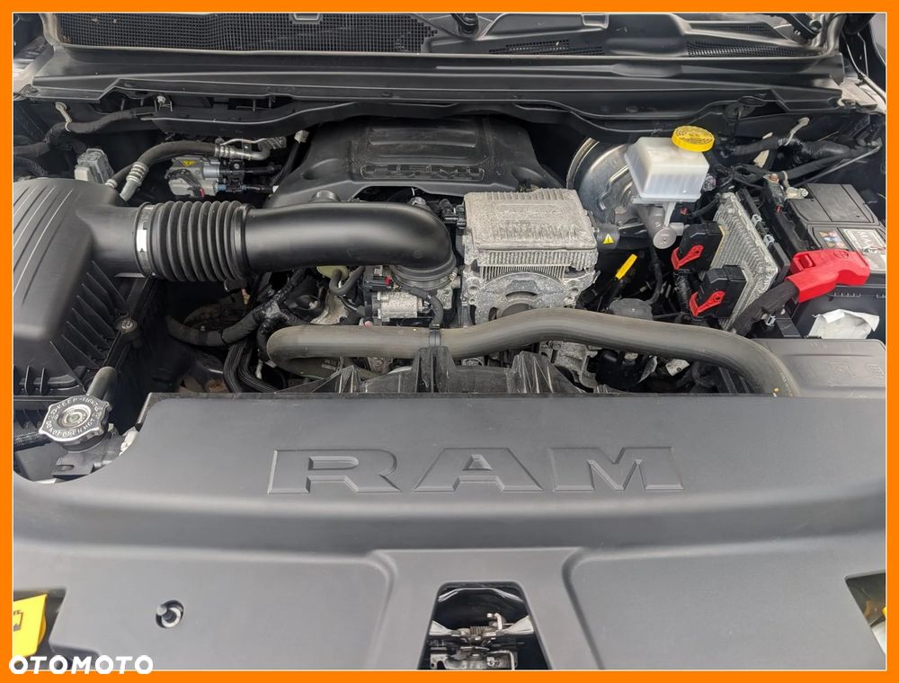 RAM 1500 Crew Cab Shortbed Bighorn - 24