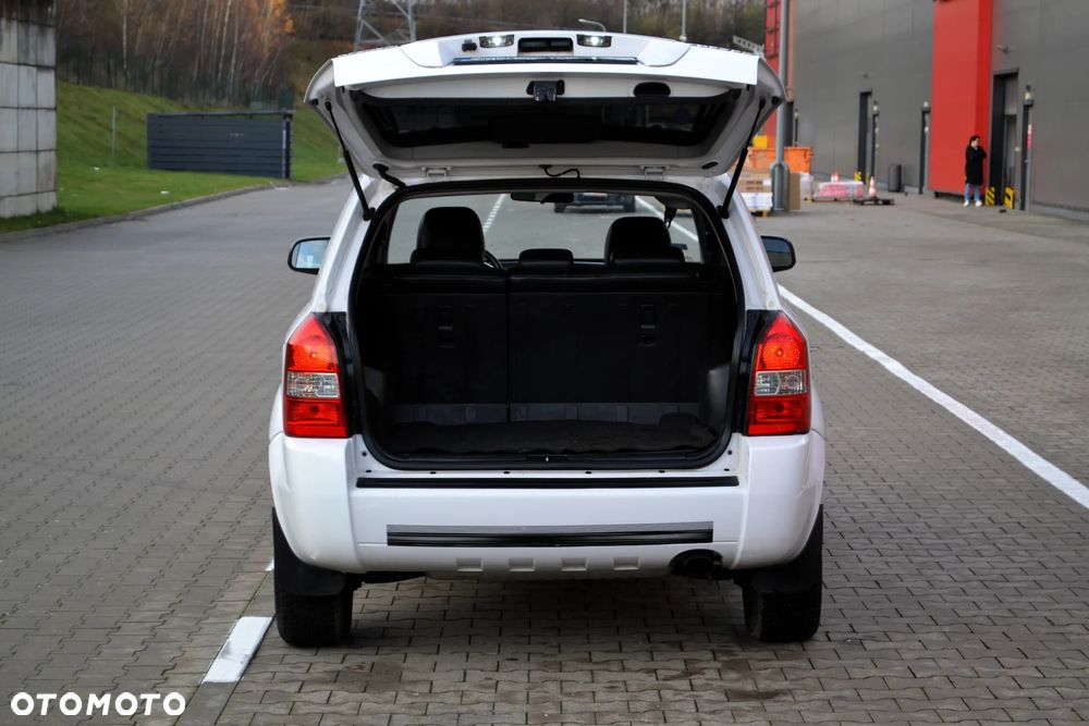 Hyundai Tucson 2.0 2WD GLS Style - 28