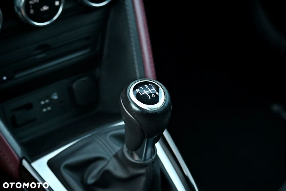 Mazda CX-3 SKYACTIV-G 120 FWD Exclusive-Line - 32