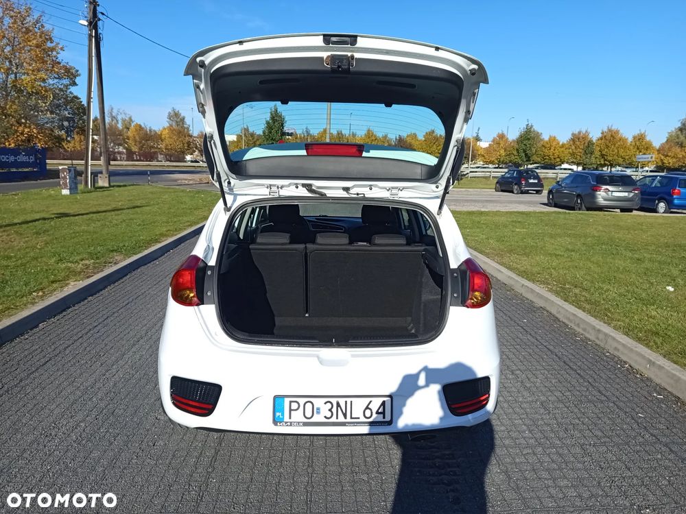 Kia Ceed - 8