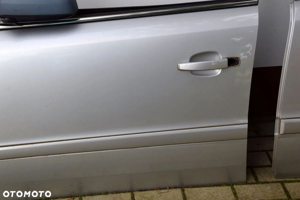 Opel Zafira B 05-14 Drzwi Lewy przód lewe przednie srebrne Z157 bez korozji - 4