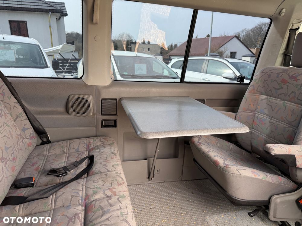 Volkswagen Multivan - 13
