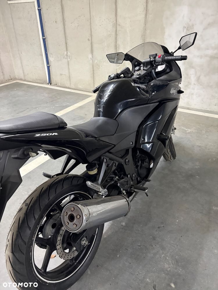 Kawasaki Ninja 250R - 3