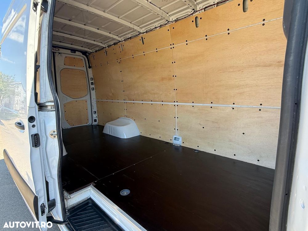 Mercedes-Benz Sprinter - 14
