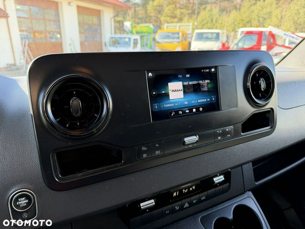 Mercedes-Benz Sprinter - 23