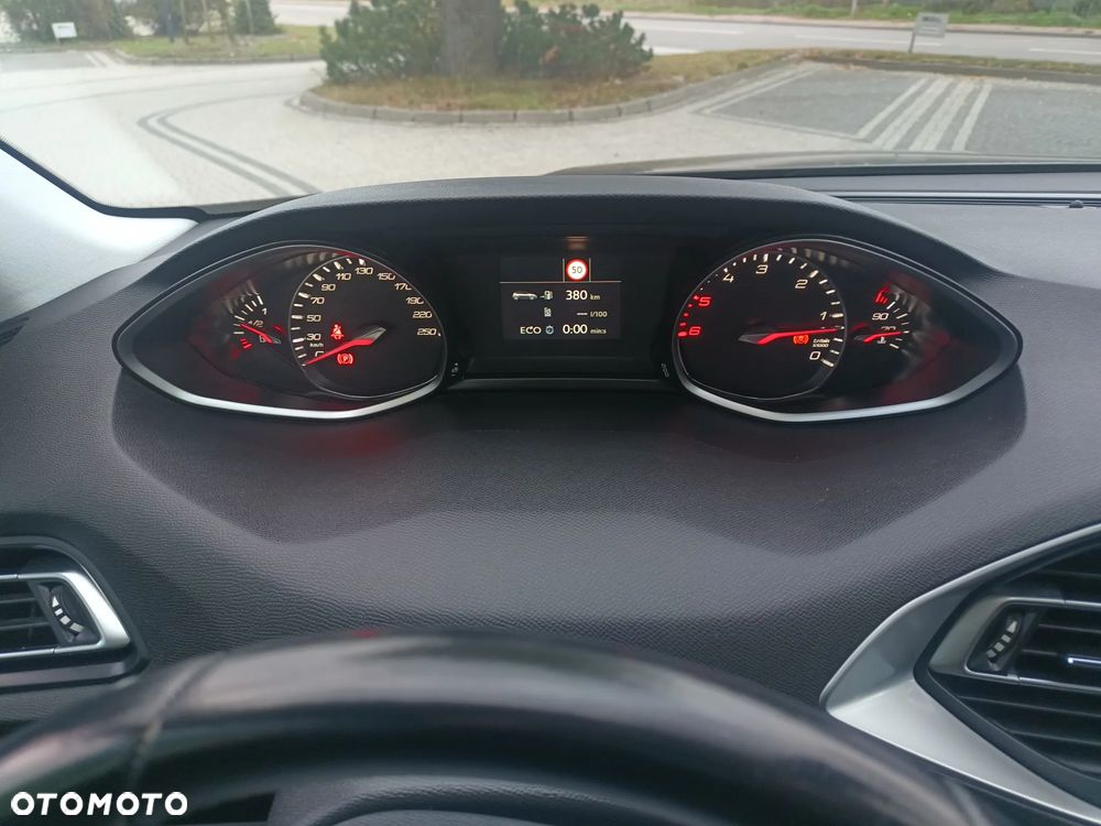 Peugeot 308 BlueHDi 130 Allure - 30