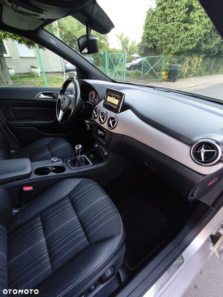 Mercedes-Benz Klasa B 180 BlueEFFICIENCY Edition Style - 21