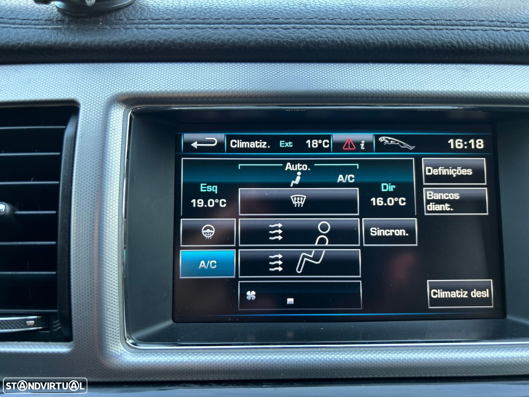Jaguar XF Sportbrake 2.2 D R-Sport - 30