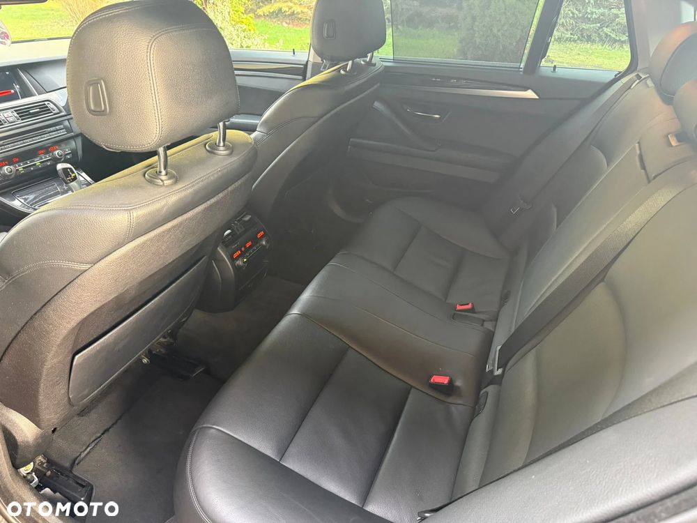 BMW Seria 5 520d xDrive - 17