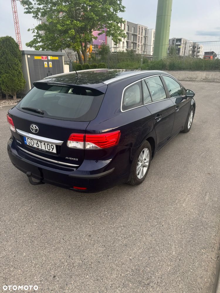 Toyota Avensis 1.8 Sol plus NAVI MS - 4