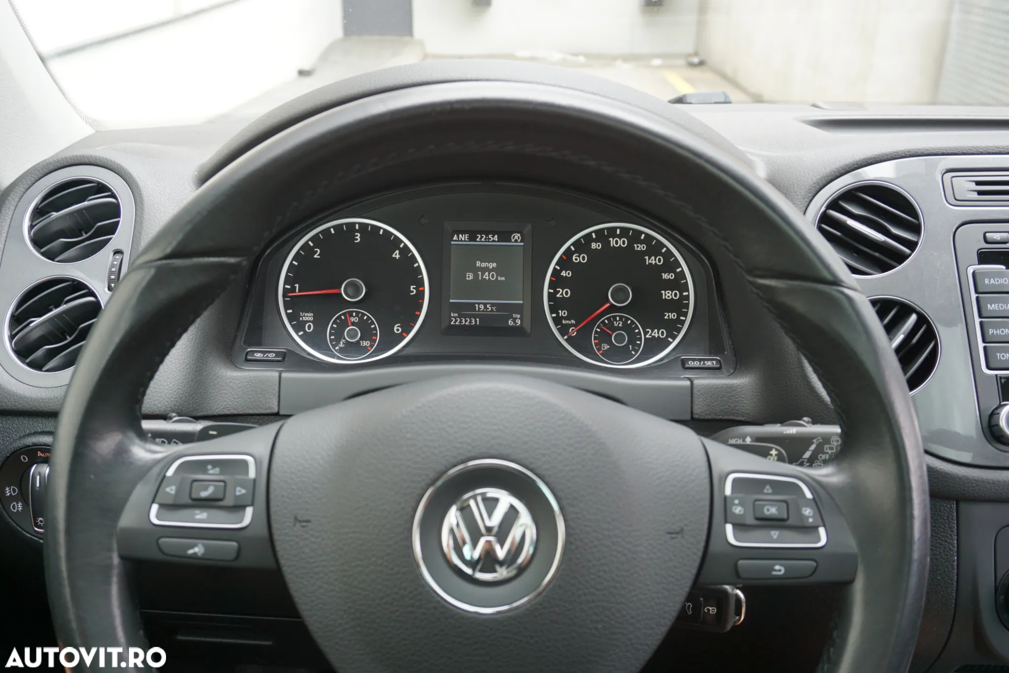 Volkswagen Tiguan 2.0 TDI 4Motion DSG Sport & Style - 16