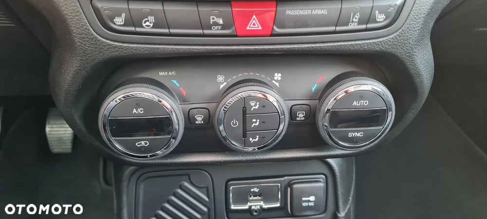 Jeep Renegade 1.4 MultiAir Limited FWD S&S - 30