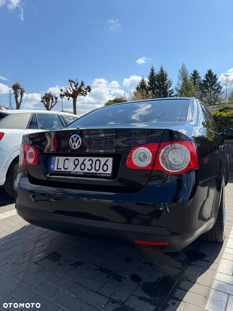 Volkswagen Jetta 2.0 FSI Comfortline - 7