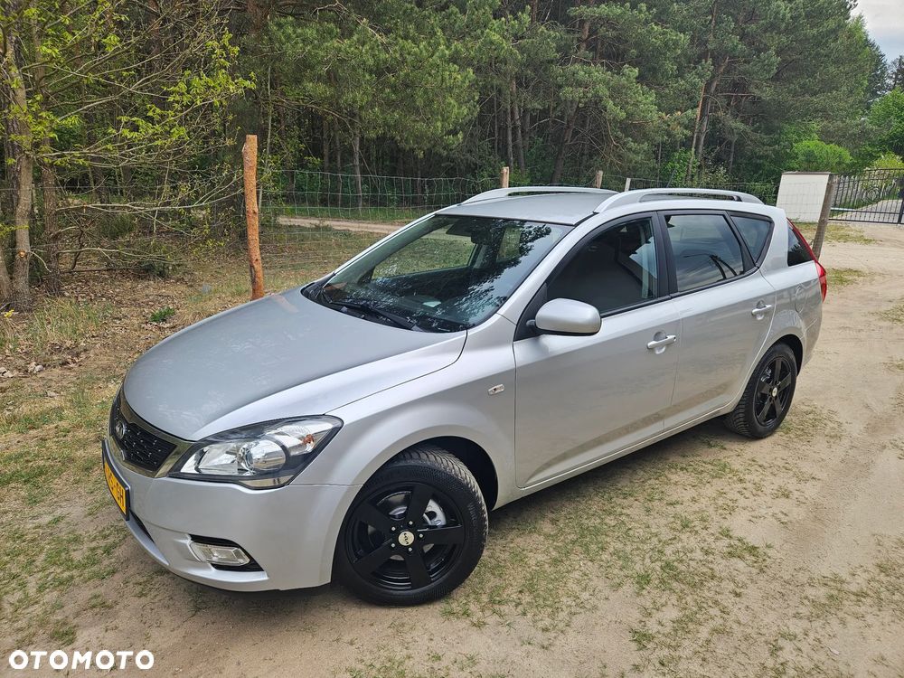 Kia Ceed - 10