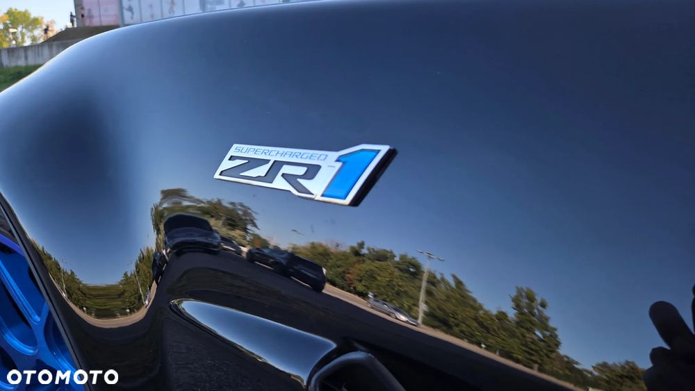 Chevrolet Corvette - 16