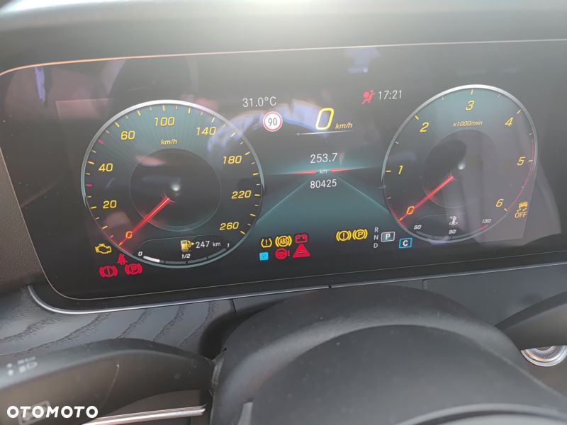 Mercedes-Benz Klasa E 220 d 9G-TRONIC - 39