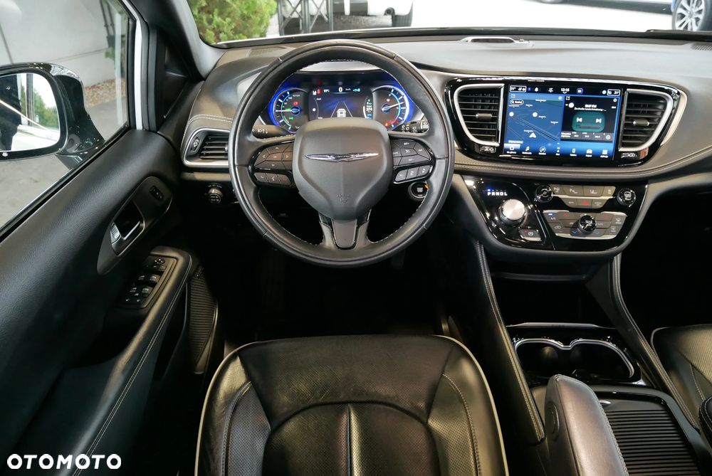 Chrysler Pacifica - 14