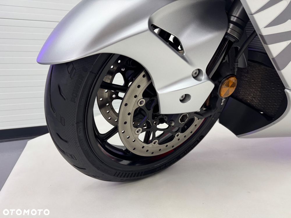 Suzuki GSX - 39
